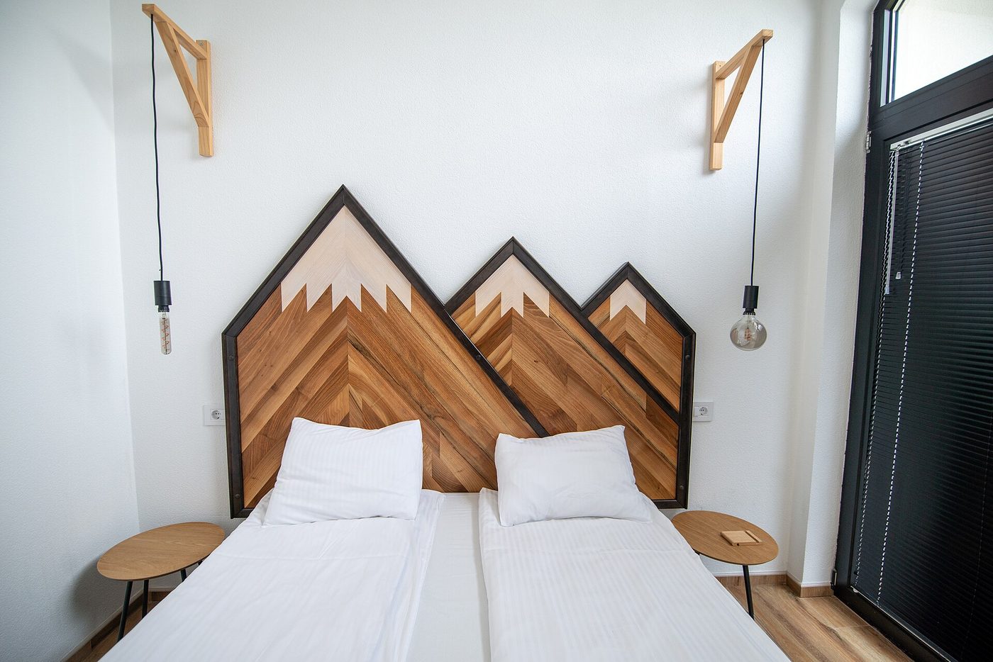 AI Bedroom Design: Will That Bed Actually Fit?